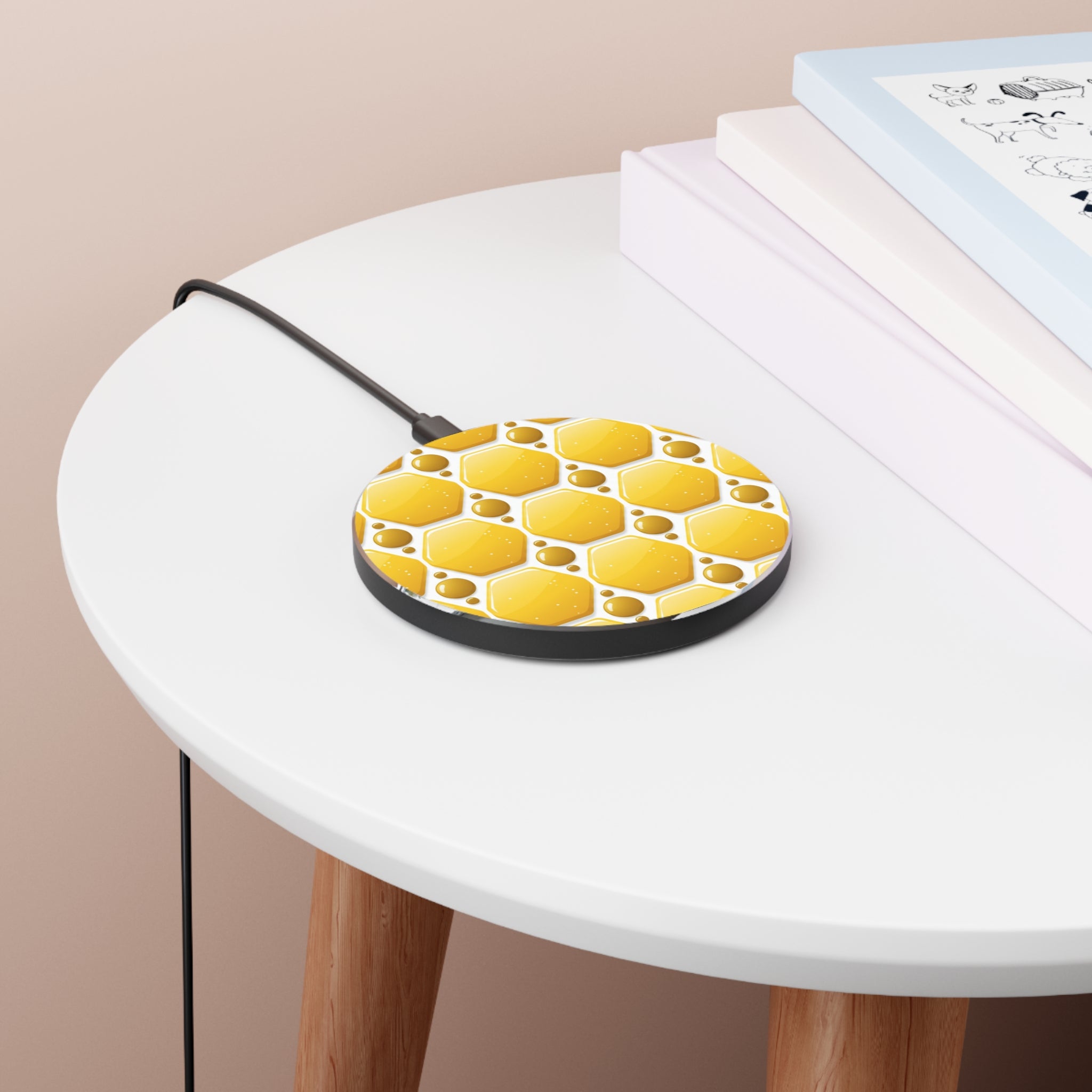 Honeycomb Pattern Wireless Charger – Yellow Bee-Inspired Fast Charging Pad